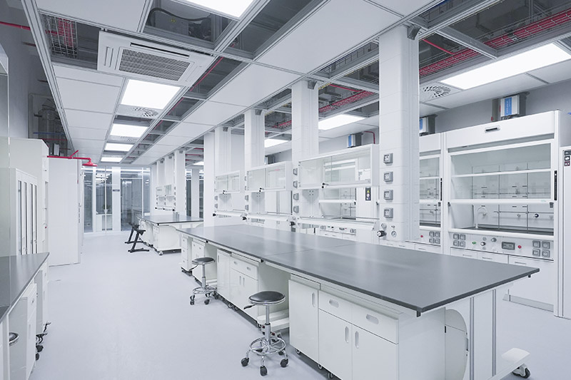石台实验室革新：安全与科技的现代融合